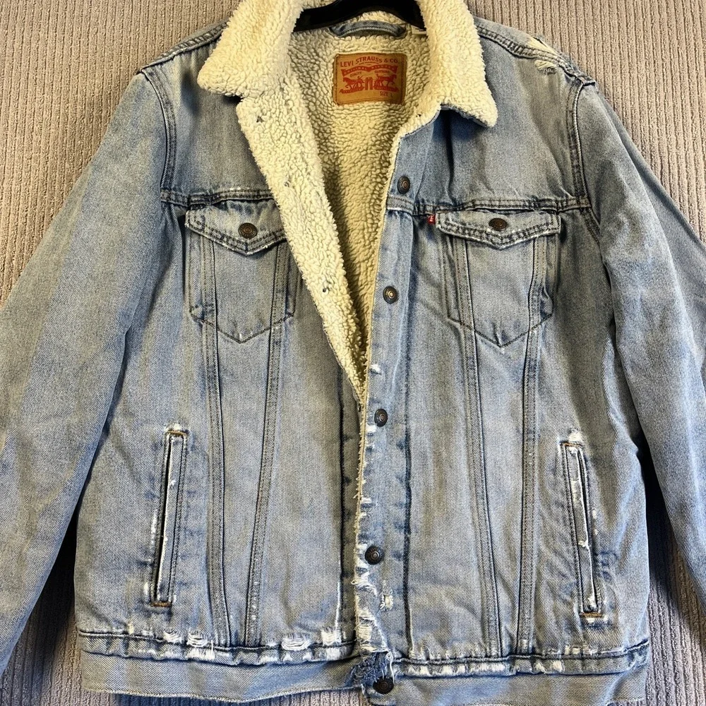 Levi's Vintage Trucker Jacket Men's L Distressed Light Wash Denim Sherpa Lined - Picture 2 of 12